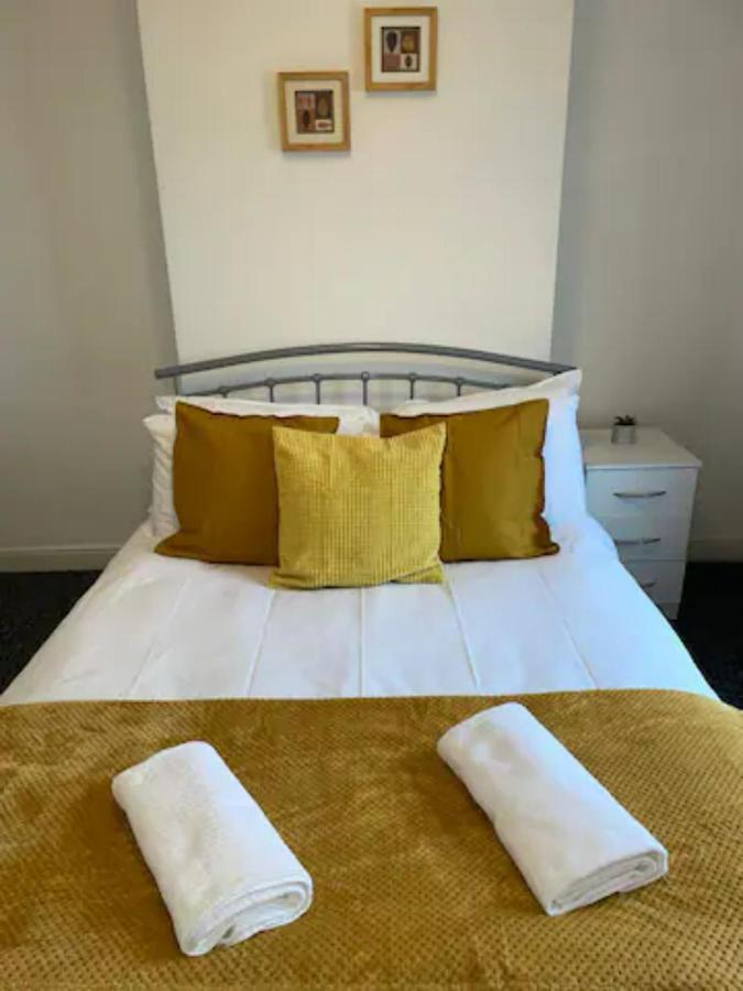 Comfortable Town House In Coventry City Centre Villa Exterior foto