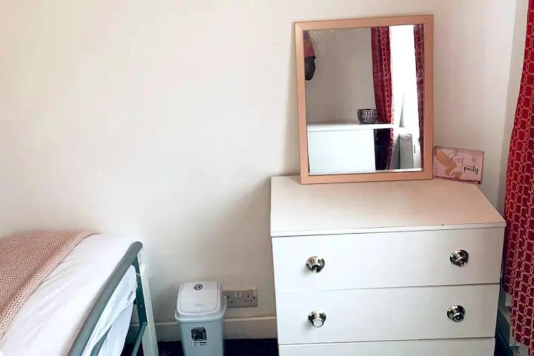 Comfortable Town House In Coventry City Centre Villa Exterior foto